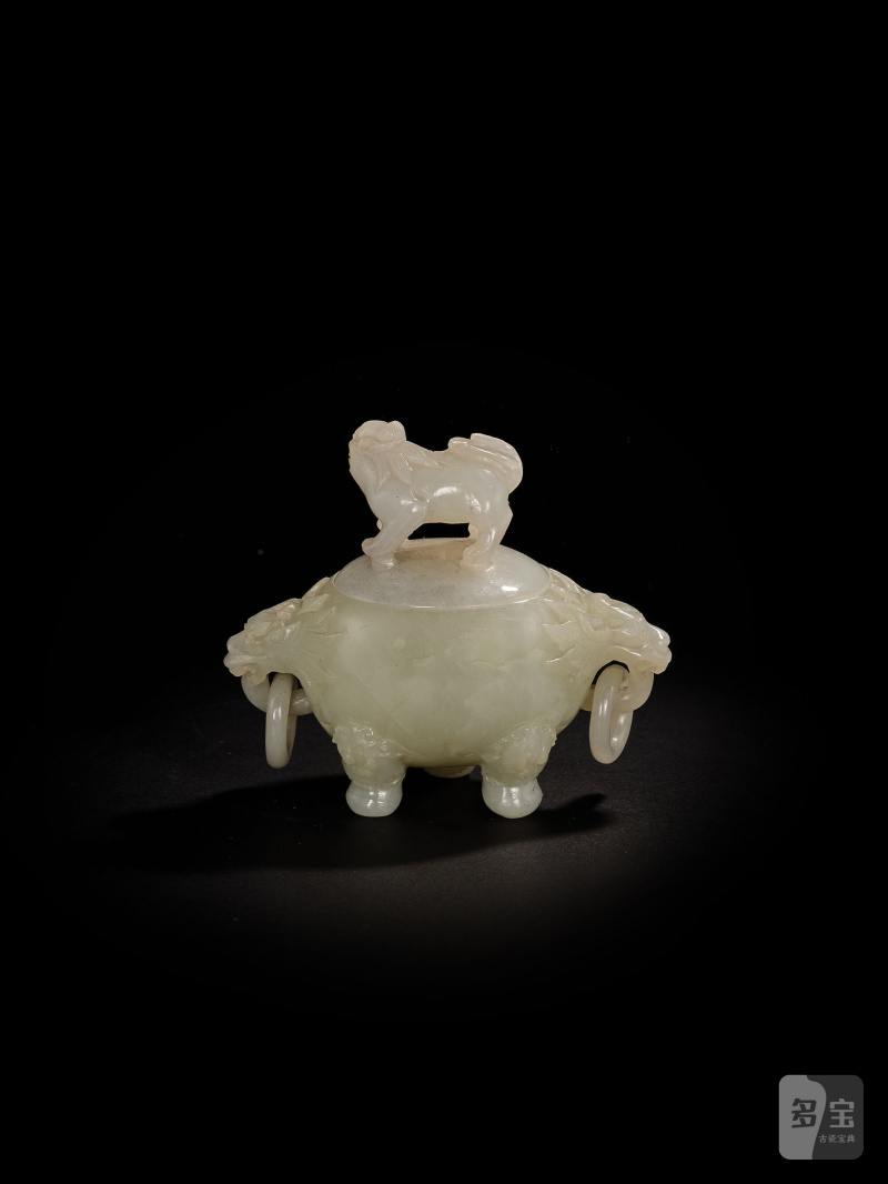 清　青白玉雕獸耳活環三足小蓋爐 | A MINIATURE PALE GREEN JADE TRIPOD CENSER AND A COVER - 图2